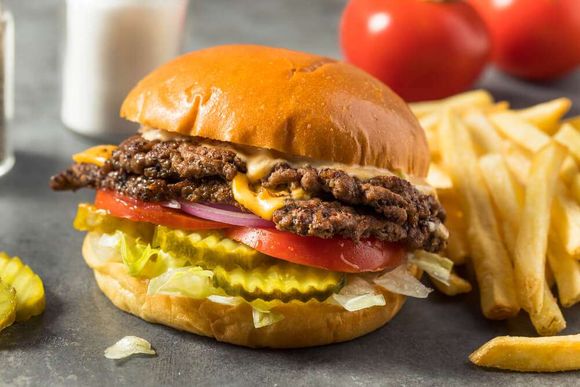 Découvrez le smash burger avec Heustach : la star ⭐ montante du burger