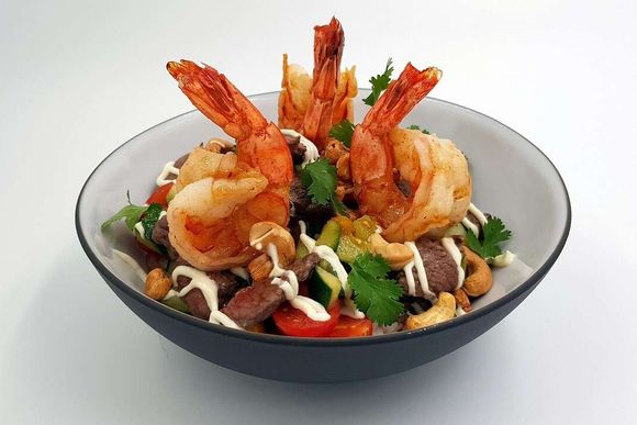 Le poke bowl : entre tradition hawaïenne et plaisir healthy