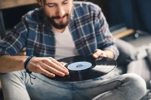 Les meilleures techniques pour nettoyer efficacement vos vinyles !