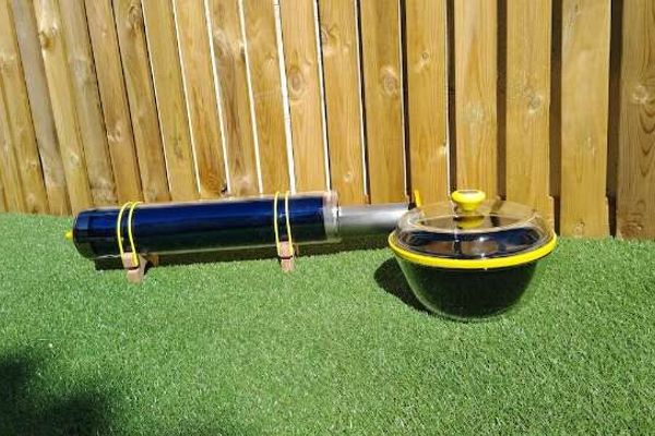 Marmite COSMO et un four solaire