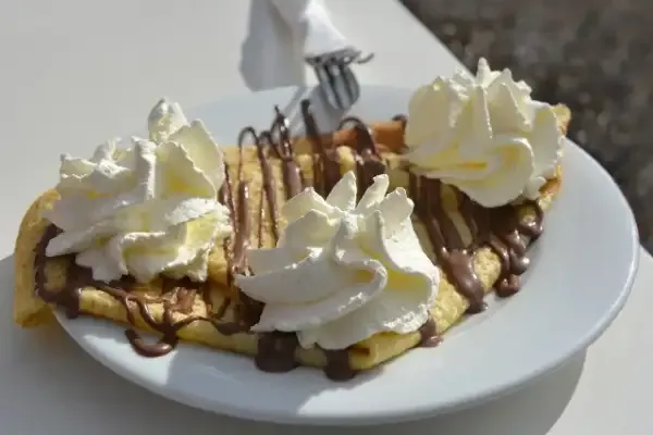 Crêpes avec un peu de chantilly